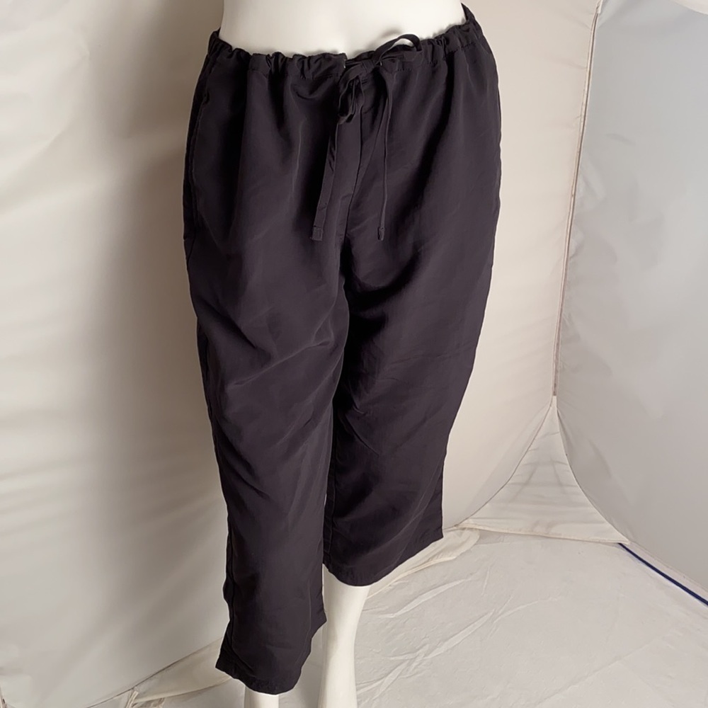 L.L. Bean nylon cropped hiking pants black